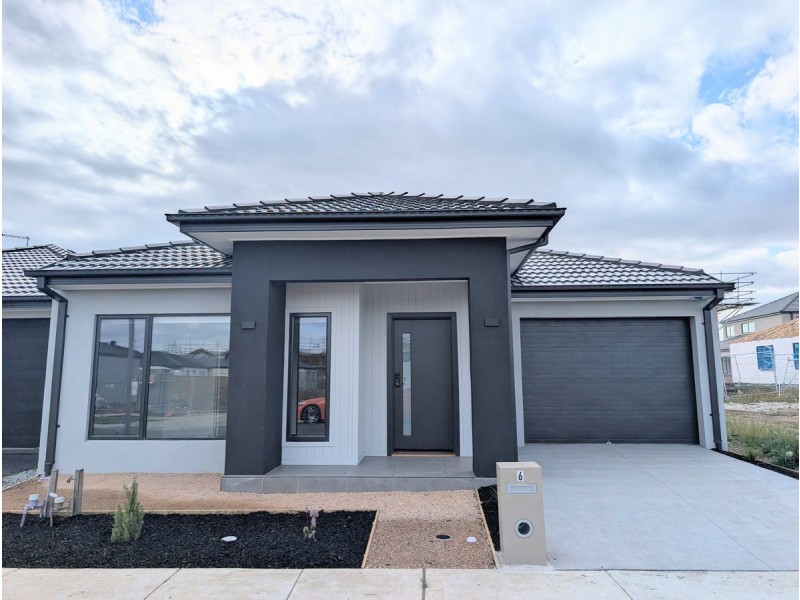 6 Vindaloo Road, Mickleham VIC 3064