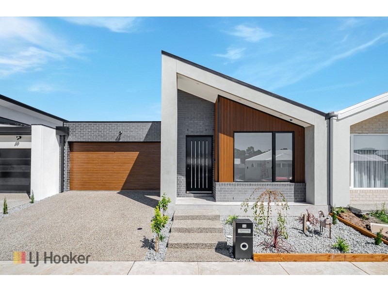 36 Supreme Avenue, Greenvale VIC 3059