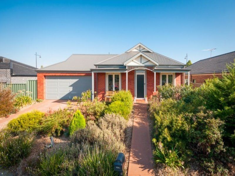 6 Aberfeldie Place, Craigieburn VIC 3064