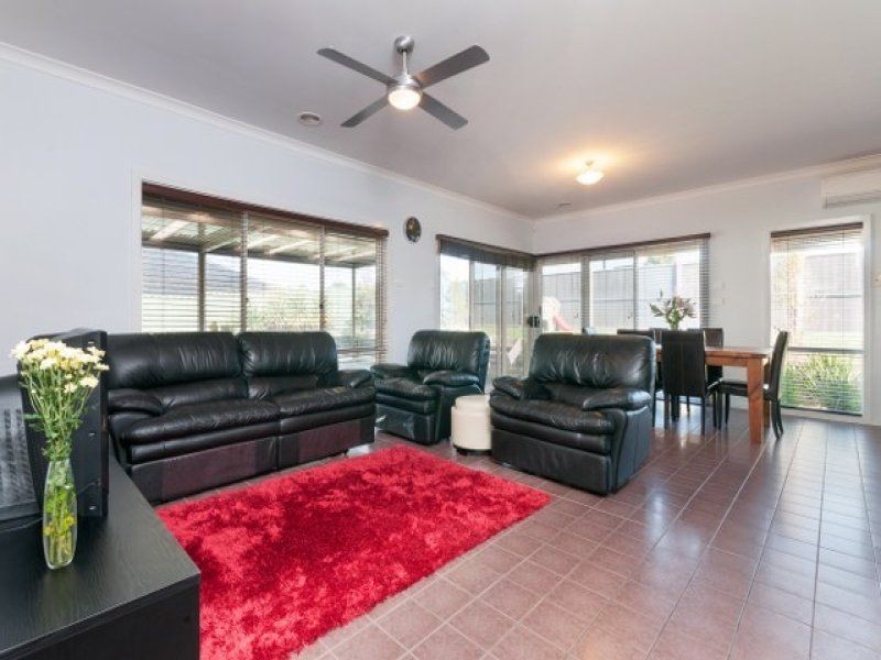 6 Aberfeldie Place, Craigieburn VIC 3064