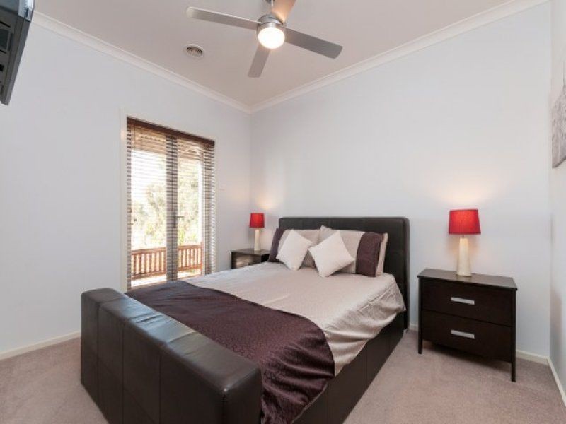 6 Aberfeldie Place, Craigieburn VIC 3064