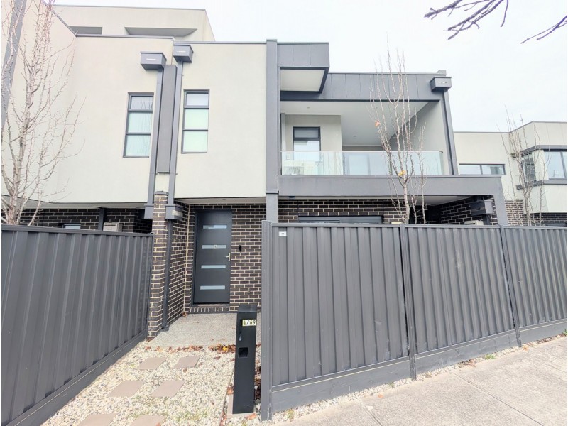 4/69 Dawnview Crescent, Roxburgh Park VIC 3064