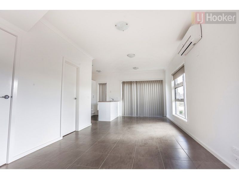 19 Gully Way, Craigieburn VIC 3064