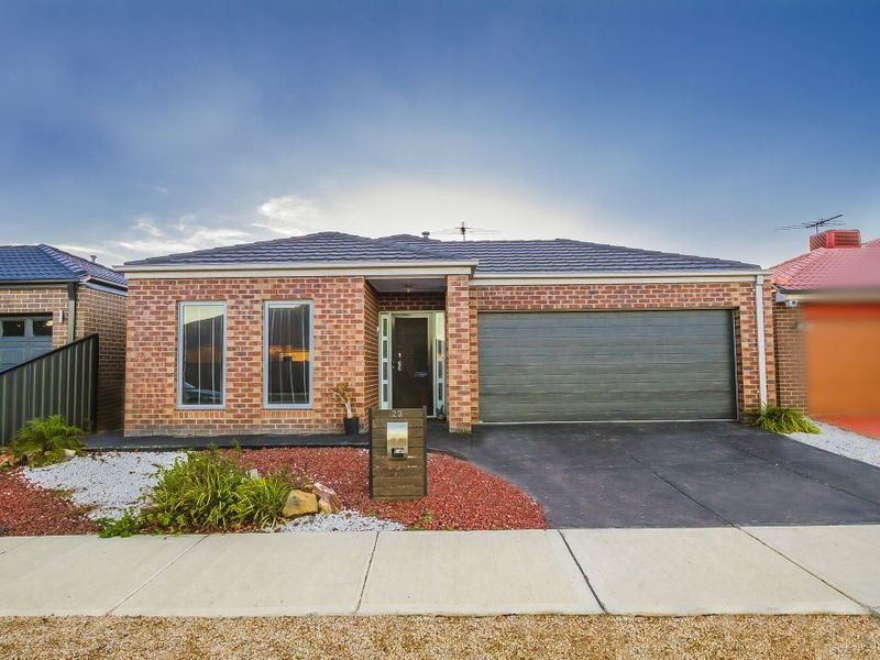 23 Fairhaven Blvd, Craigieburn VIC 3064