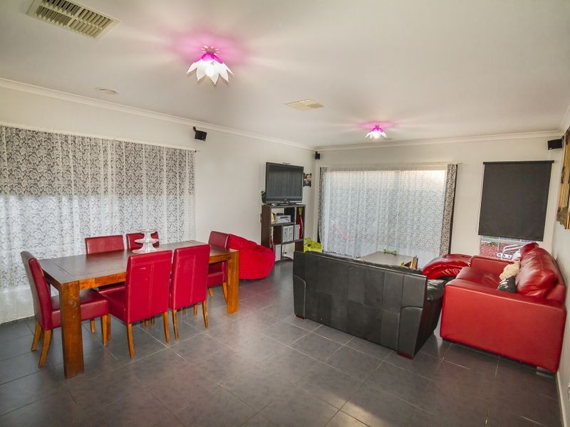 23 Fairhaven Blvd, Craigieburn VIC 3064