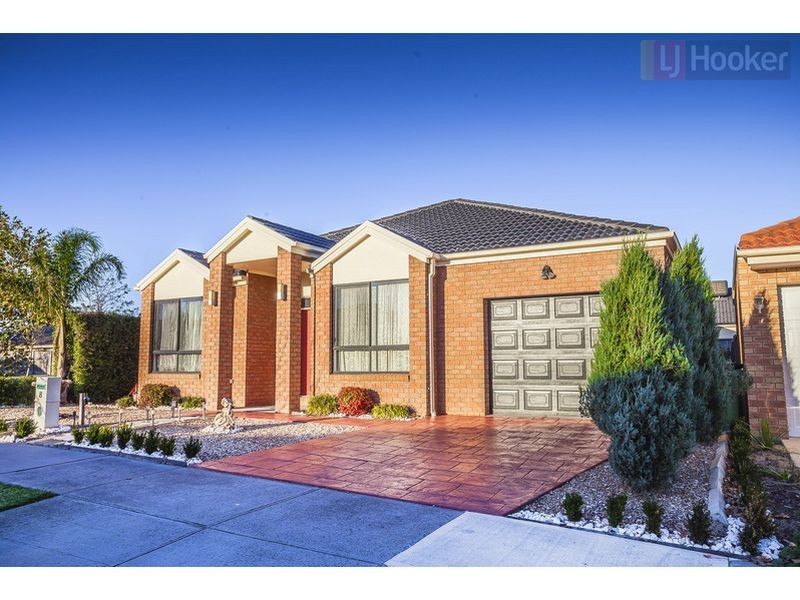 8 Tallarook St, Craigieburn VIC 3064