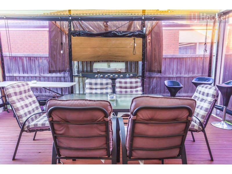 8 Tallarook St, Craigieburn VIC 3064