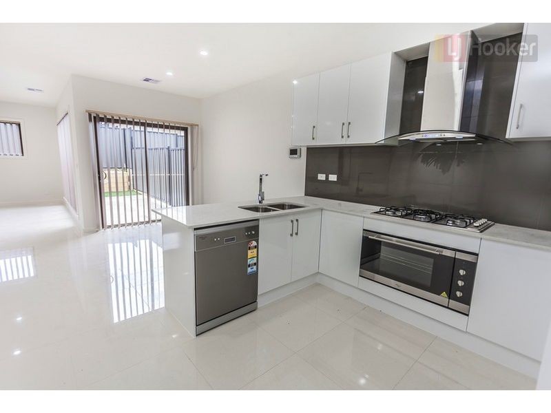 6 Style Way, Craigieburn VIC 3064