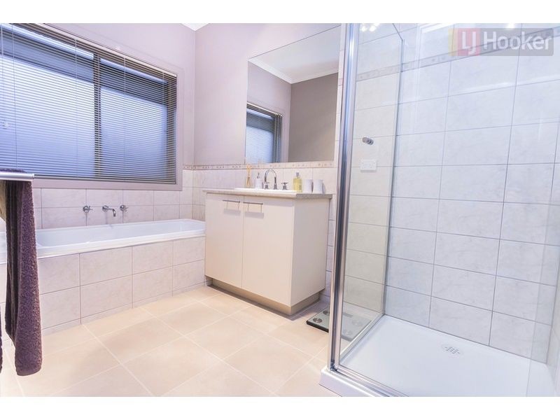 5 Meadow Street, Craigieburn VIC 3064