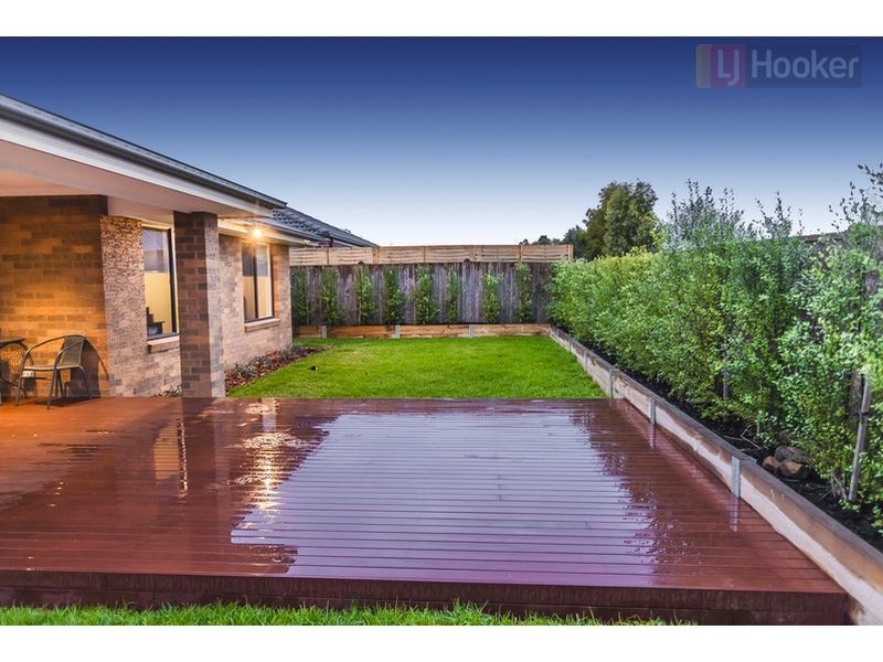 11 Fairhaven Avenue, Beveridge VIC 3753