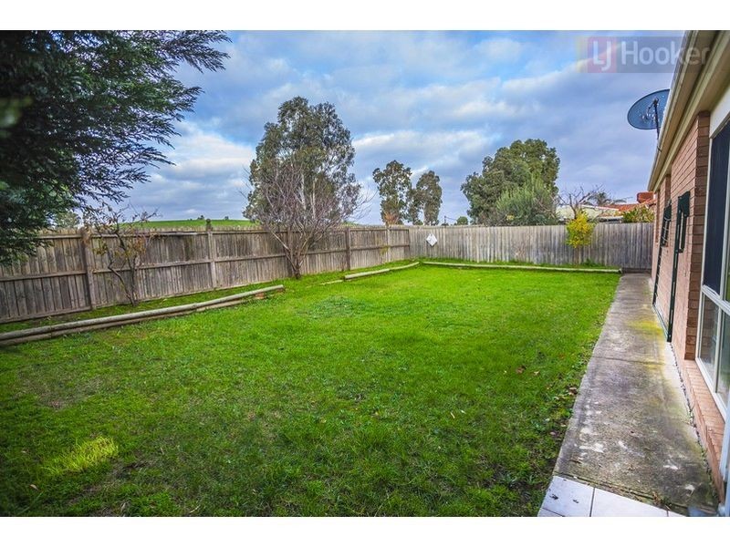 6 Conroy Place, Roxburgh Park VIC 3064