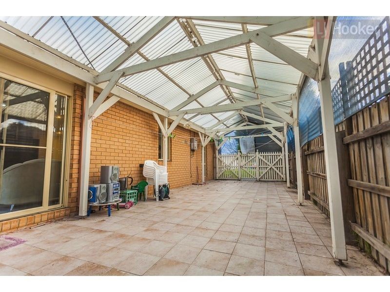 6 Conroy Place, Roxburgh Park VIC 3064