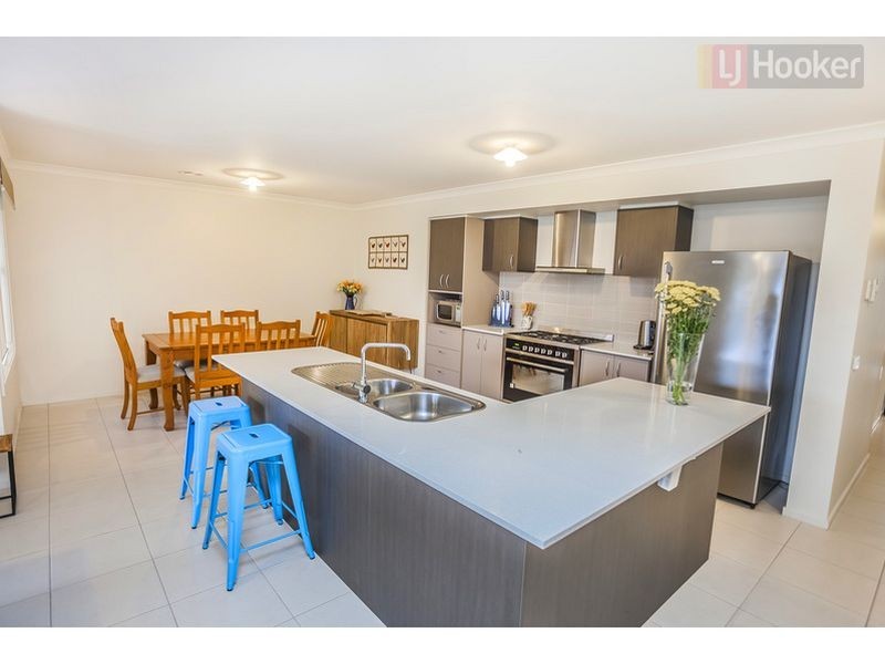 20 Biltmore Crescent, Roxburgh Park VIC 3064