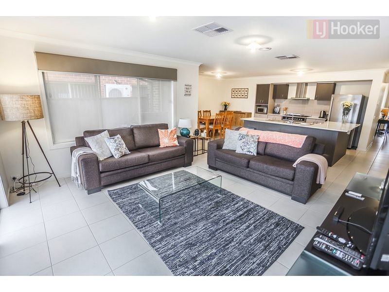 20 Biltmore Crescent, Roxburgh Park VIC 3064