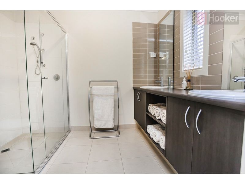 20 Biltmore Crescent, Roxburgh Park VIC 3064