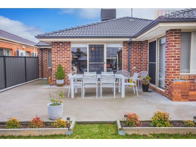 20 Biltmore Crescent, Roxburgh Park VIC 3064