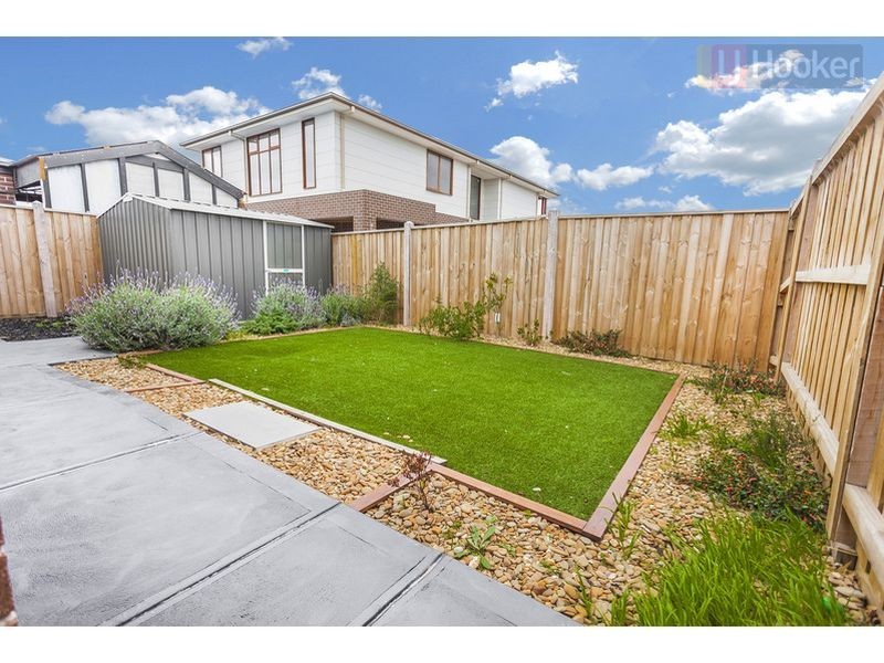 27 Daybreak Vista, Mickleham VIC 3064