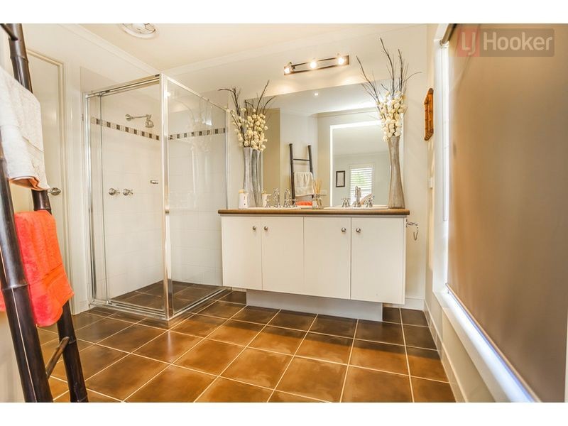 6 Parramatta Walk, Craigieburn VIC 3064