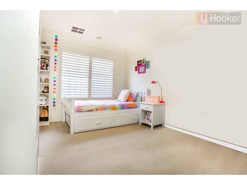 6 Parramatta Walk, Craigieburn VIC 3064
