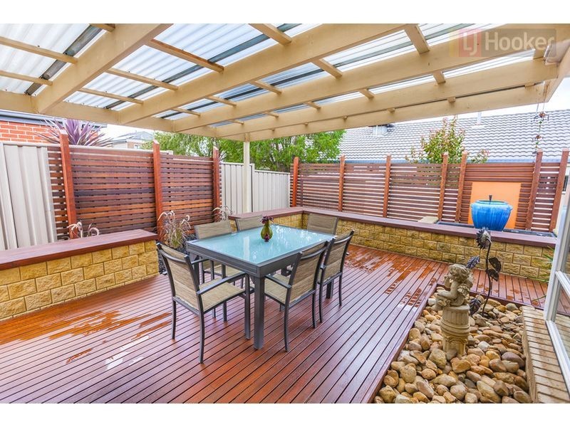 6 Parramatta Walk, Craigieburn VIC 3064