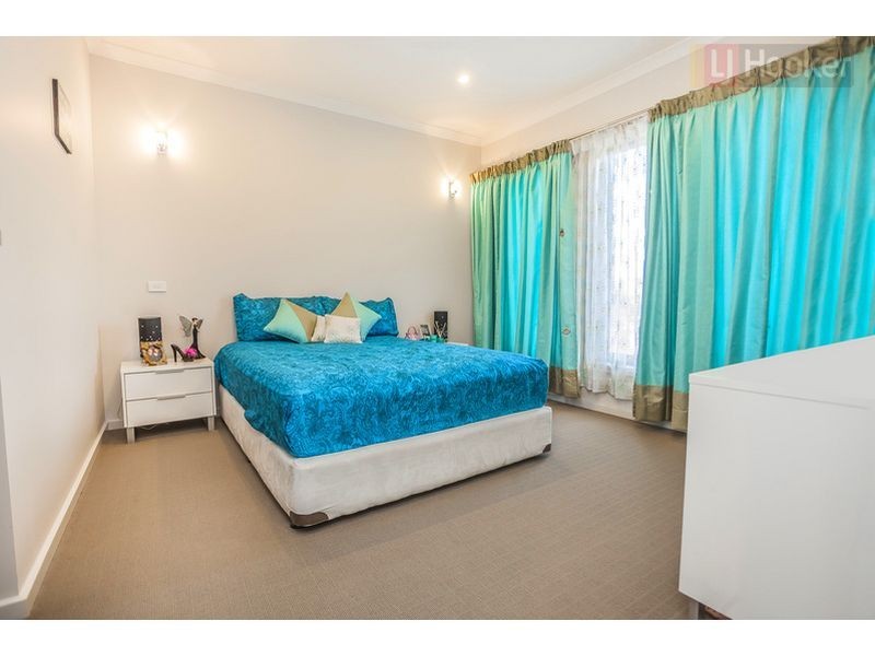 8 Versant Drive, Craigieburn VIC 3064