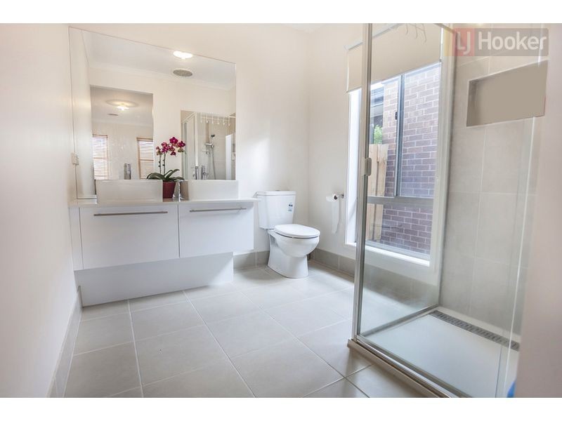 95 Biltmore Crescent, Roxburgh Park VIC 3064