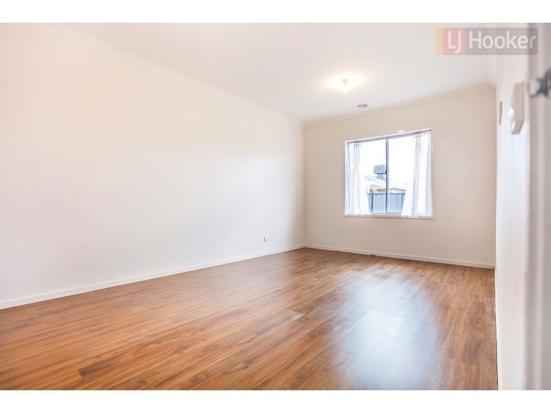 95 Biltmore Crescent, Roxburgh Park VIC 3064