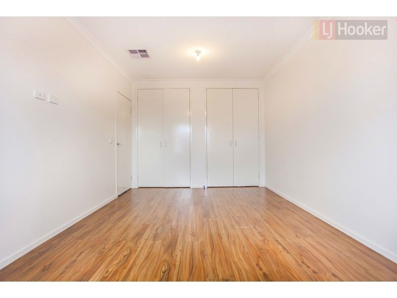 95 Biltmore Crescent, Roxburgh Park VIC 3064