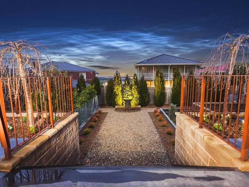 19 Parkside Rise, Craigieburn VIC 3064