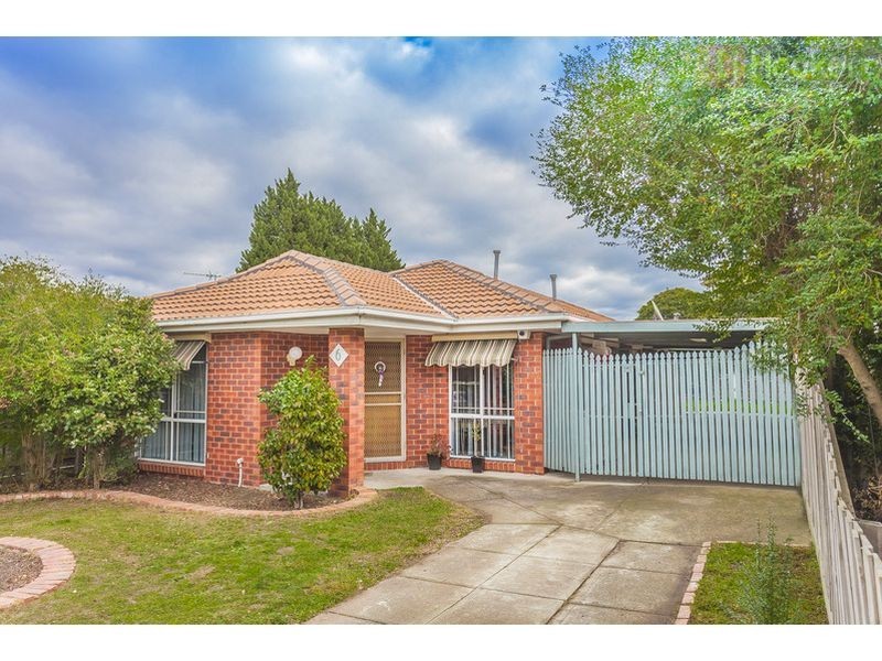 6 Gathray Court, Roxburgh Park VIC 3064
