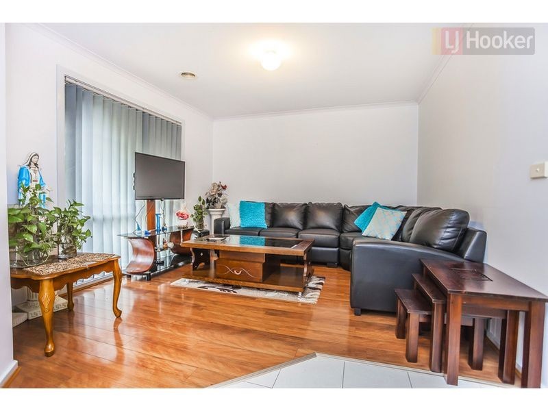 6 Gathray Court, Roxburgh Park VIC 3064