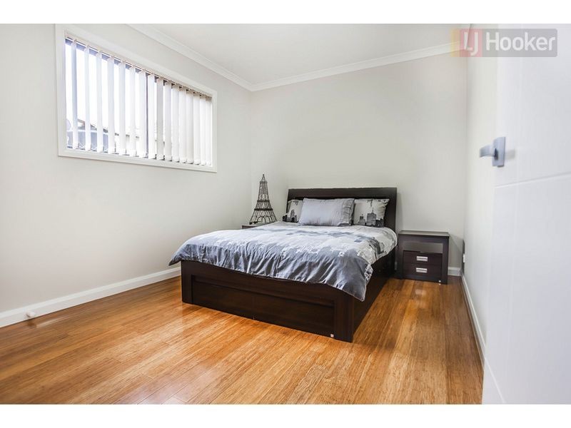 28 Bluebird Way, Roxburgh Park VIC 3064