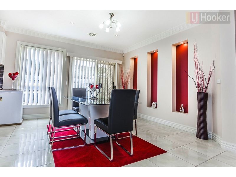 2 Broadway Street, Roxburgh Park VIC 3064