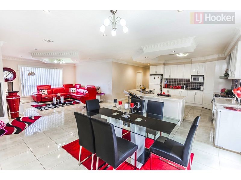 2 Broadway Street, Roxburgh Park VIC 3064