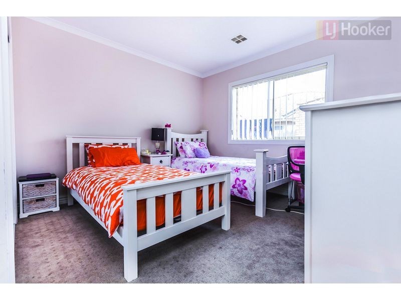 2 Broadway Street, Roxburgh Park VIC 3064