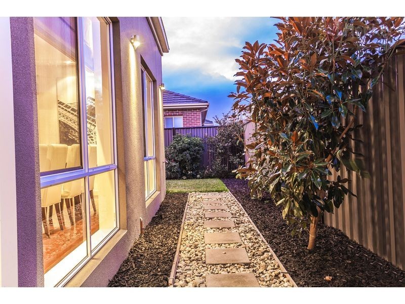 39 Mallard Cct, Craigieburn VIC 3064