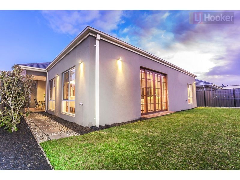 39 Mallard Cct, Craigieburn VIC 3064