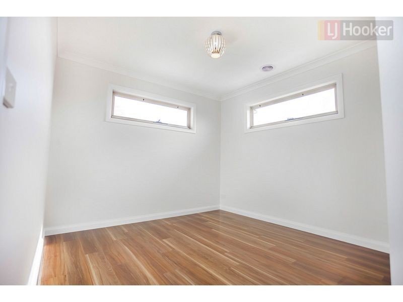 2 Calm Avenue, Craigieburn VIC 3064