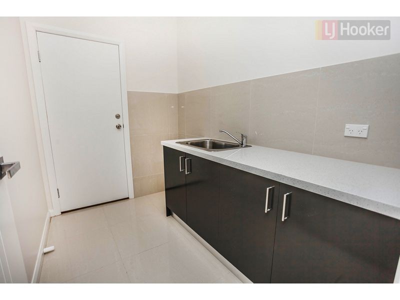 2 Calm Avenue, Craigieburn VIC 3064