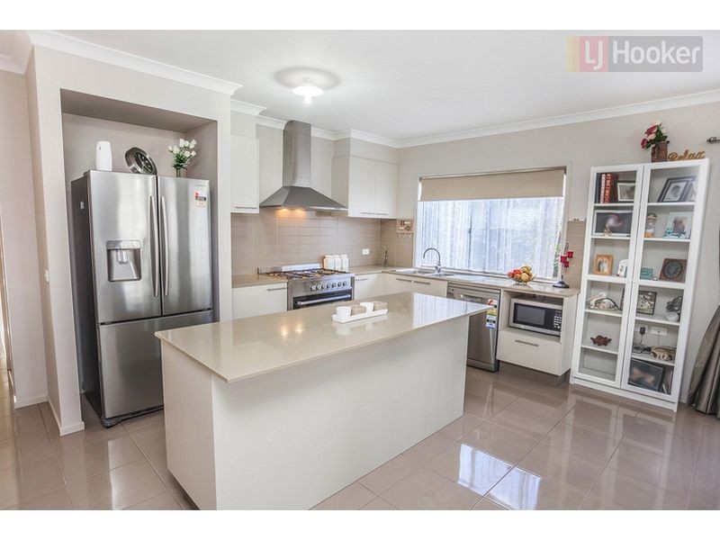 47 Biltmore Crescent, Roxburgh Park VIC 3064