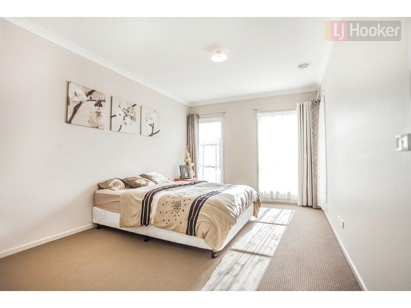 47 Biltmore Crescent, Roxburgh Park VIC 3064