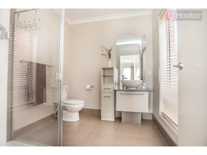 47 Biltmore Crescent, Roxburgh Park VIC 3064