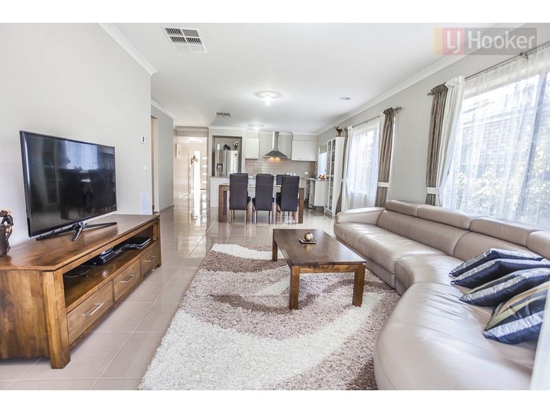 47 Biltmore Crescent, Roxburgh Park VIC 3064