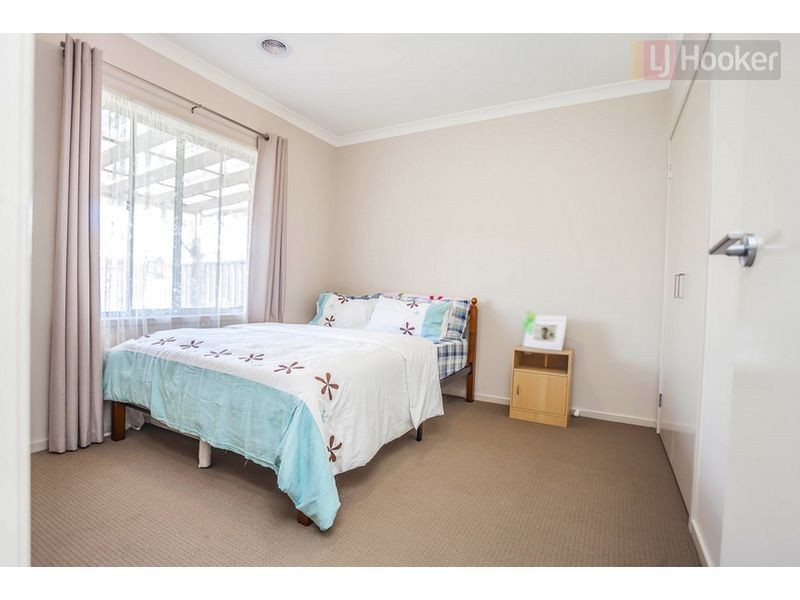 47 Biltmore Crescent, Roxburgh Park VIC 3064