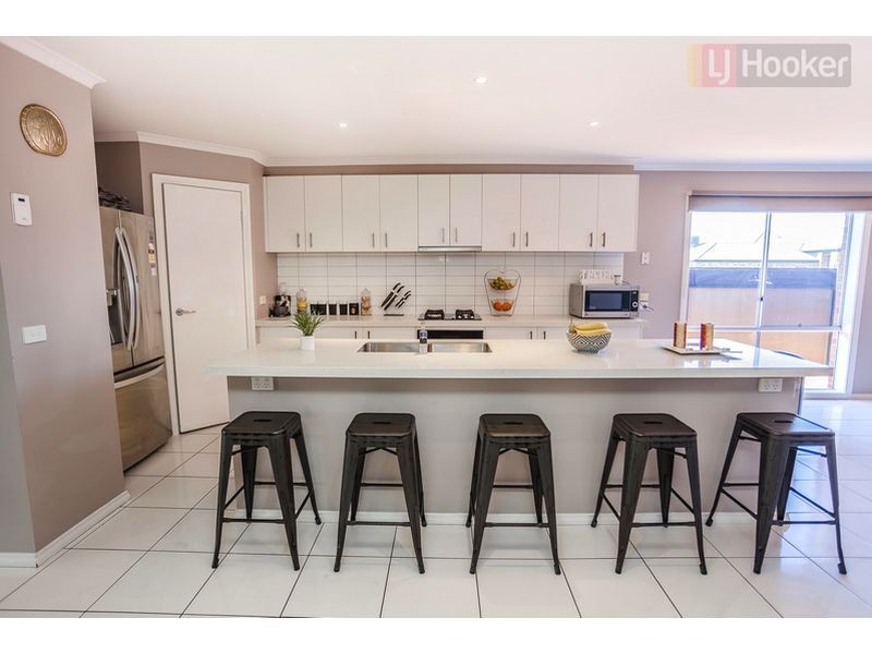 1 Korab Place, Roxburgh Park VIC 3064