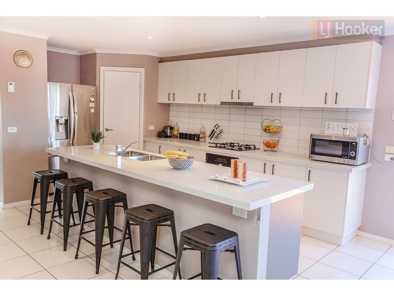 1 Korab Place, Roxburgh Park VIC 3064