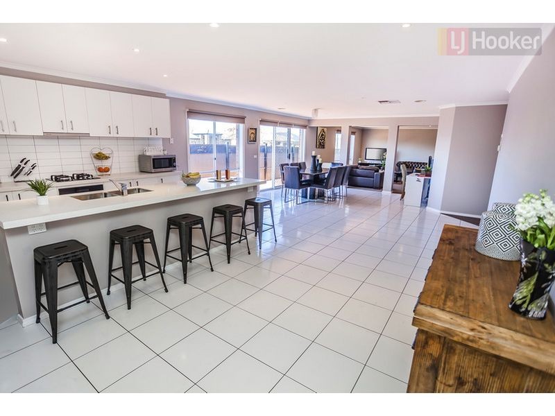 1 Korab Place, Roxburgh Park VIC 3064