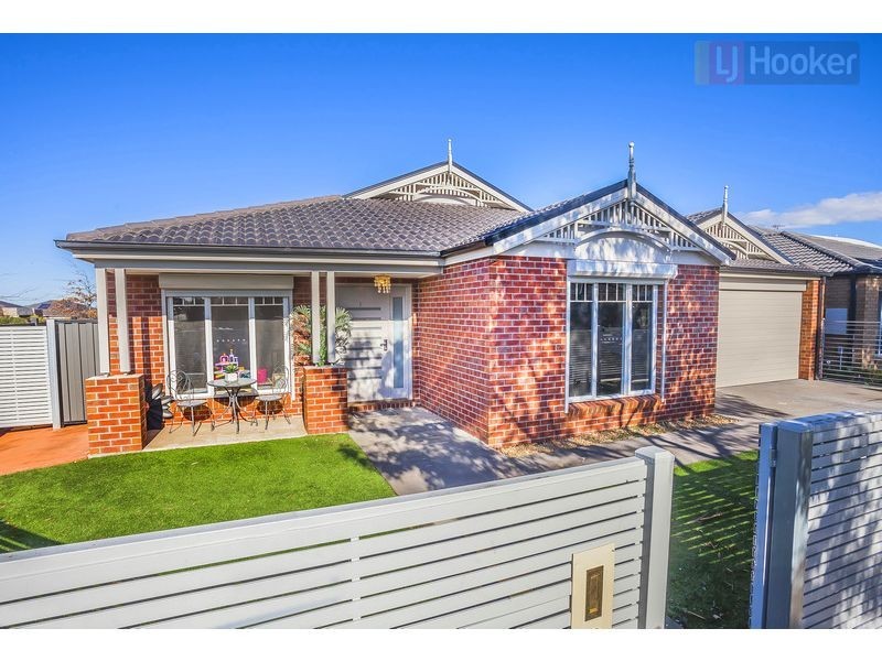1 Korab Place, Roxburgh Park VIC 3064