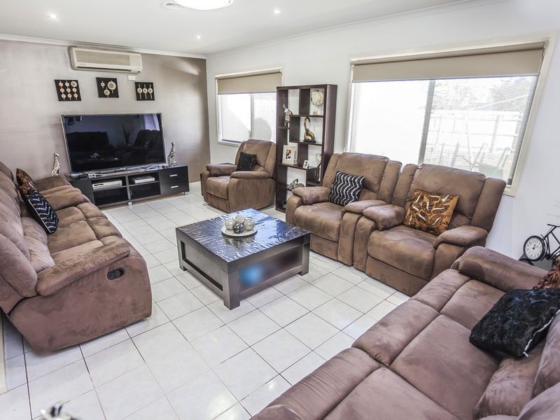 5 Allendale Court, Meadow Heights VIC 3048