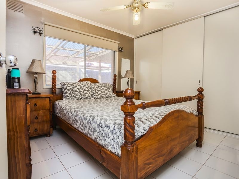 5 Allendale Court, Meadow Heights VIC 3048